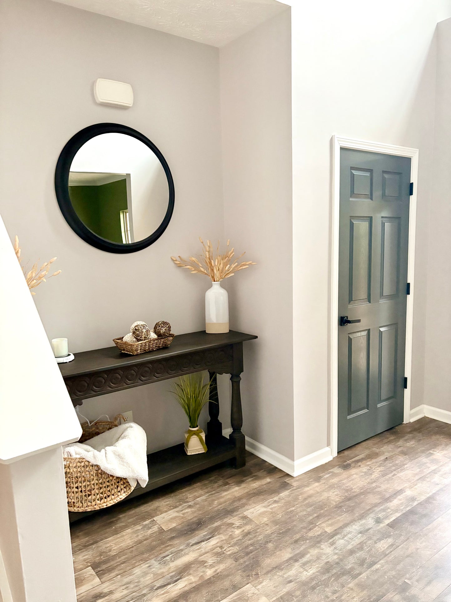 🎨 Color Consultation – Let’s Find Your Perfect Hue! 🎨